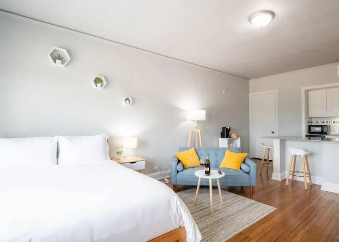 Vibes On Main - Modern Chic In Downtown Peoria