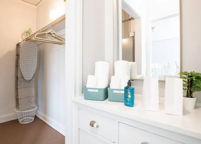 Vibes On Main - Modern Chic In Downtown Peoria